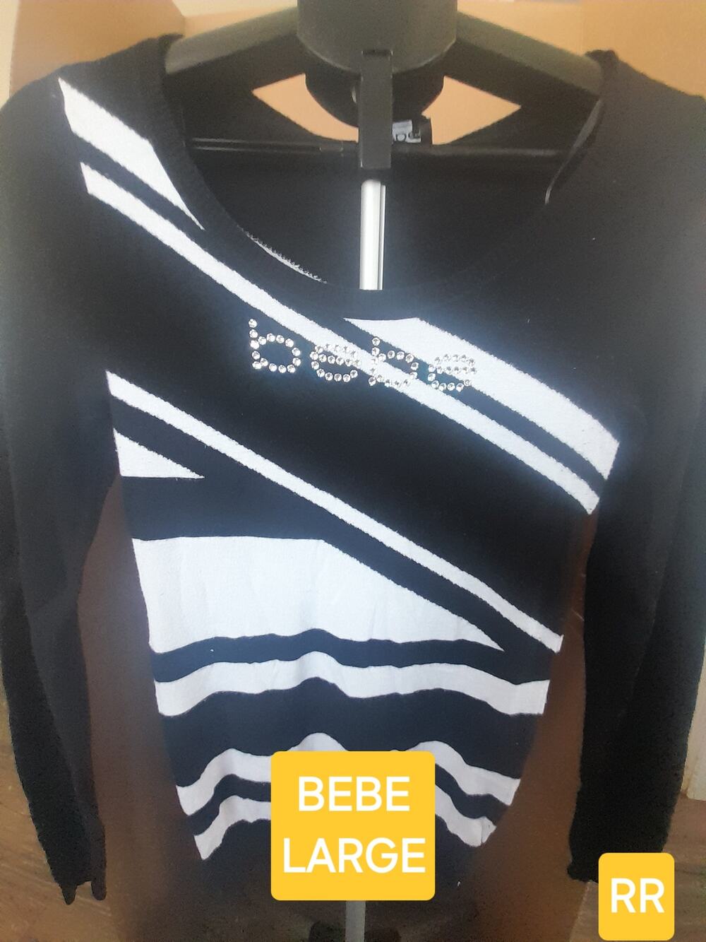 BEBE LIGHT WEIGHT SWEATER SIZE LARGE